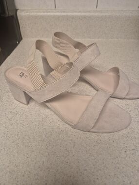 H&M Beige Suede Block Heel Sandals SZ 8.5 UK40